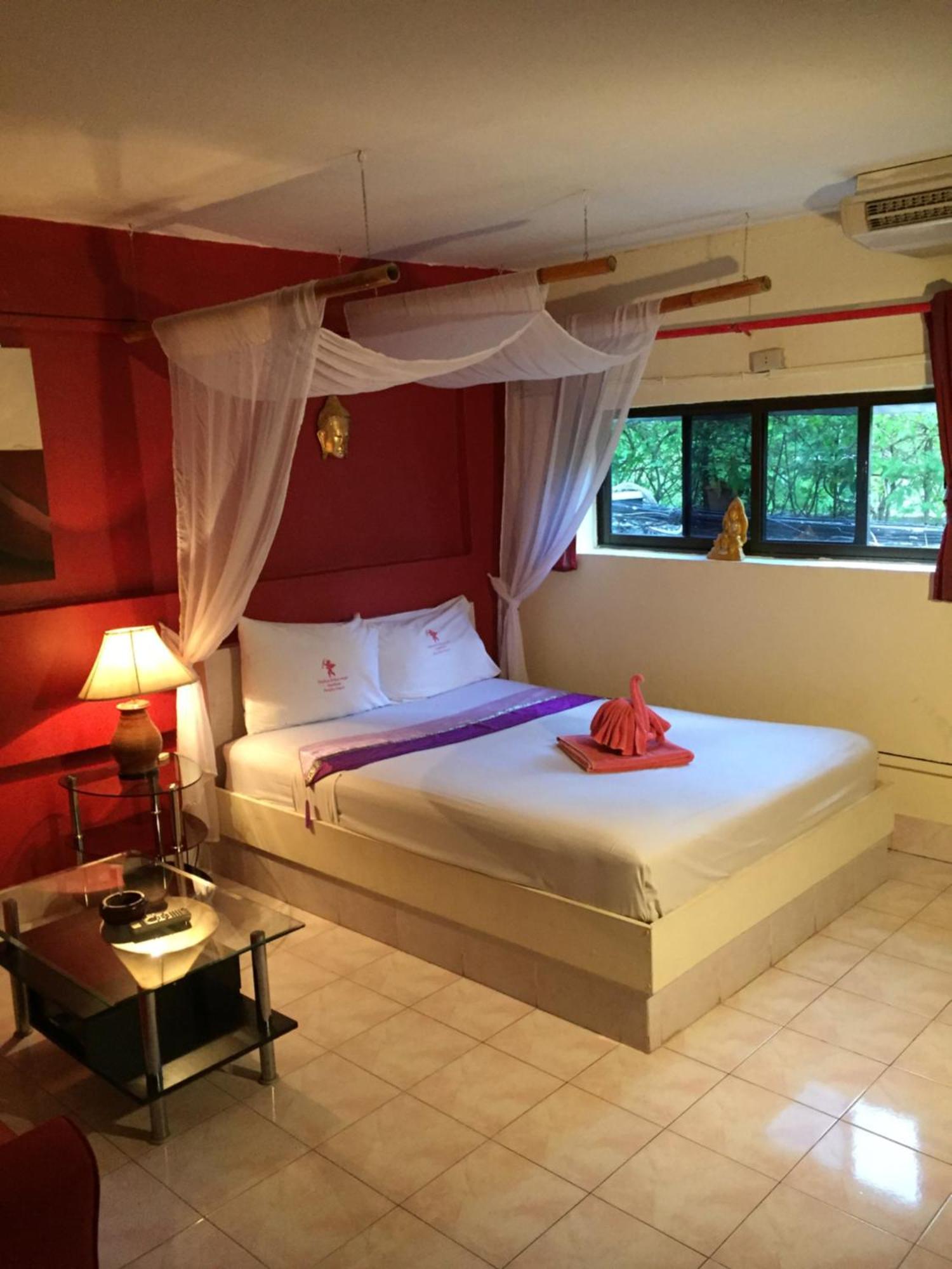 Fong Kaew And Baan Nang Fa Guesthouse Patong Exteriér fotografie